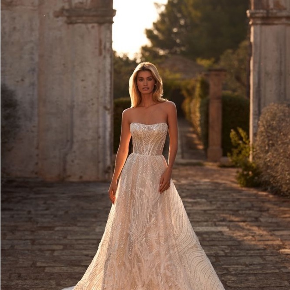 MillaNova Elegant White Wedding Dress